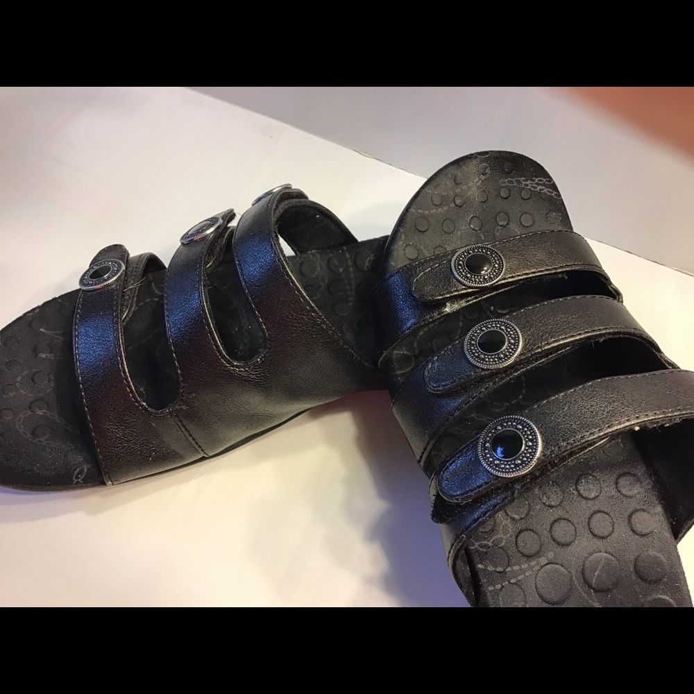 Orthaheel black sandals